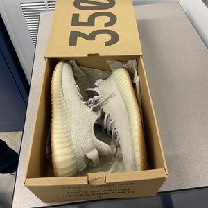 Yeezy Boost 350 V2